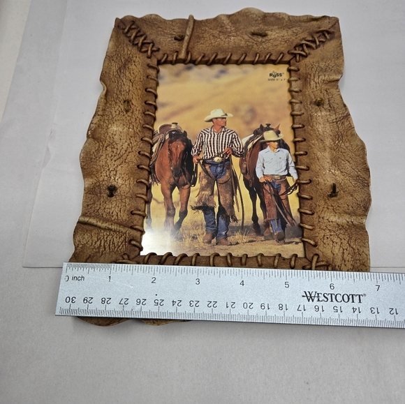 Russ Photo Frames Set Of 2 Faux Leather Look With Stitching Made Of Poly Resin - Picture 9 of 15